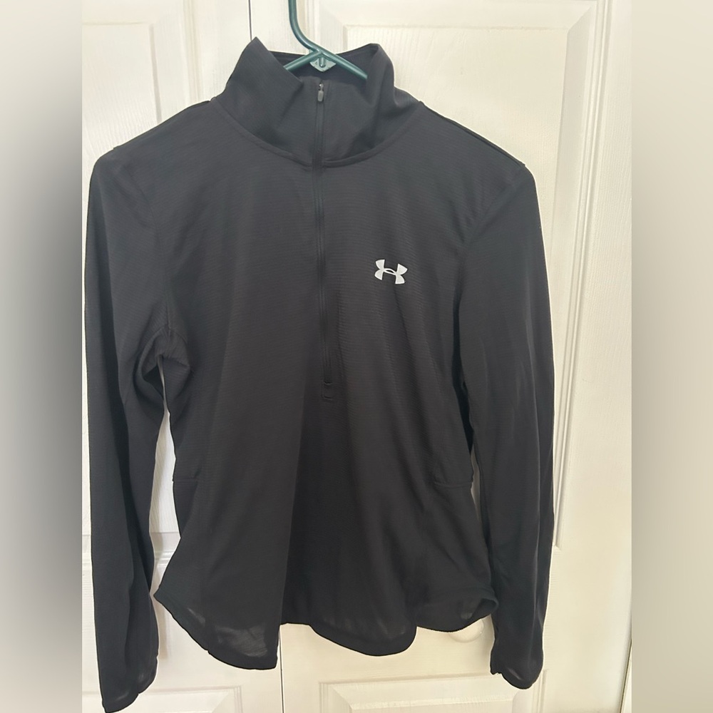Under Armour Women’s 1/2 Zip small New no tags